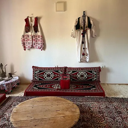 Bed & Breakfast Kod Kapetana Tea Gornji Lukomir