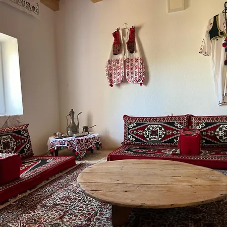 Kod Kapetana Tea