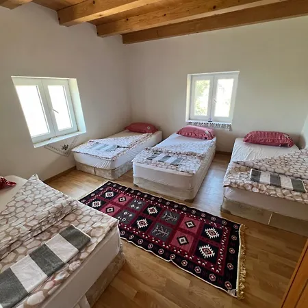 Kod Kapetana Tea Bed & Breakfast Gornji Lukomir