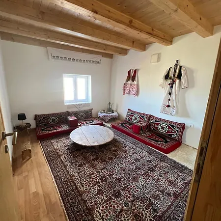 Bed & Breakfast Kod Kapetana Tea Gornji Lukomir
